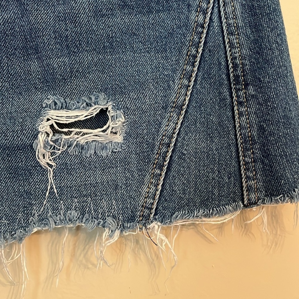 We The Free Breezy Button Fly Denim Jean Raw Hem Distressed Mini Skirt 25 - Picture 3 of 13